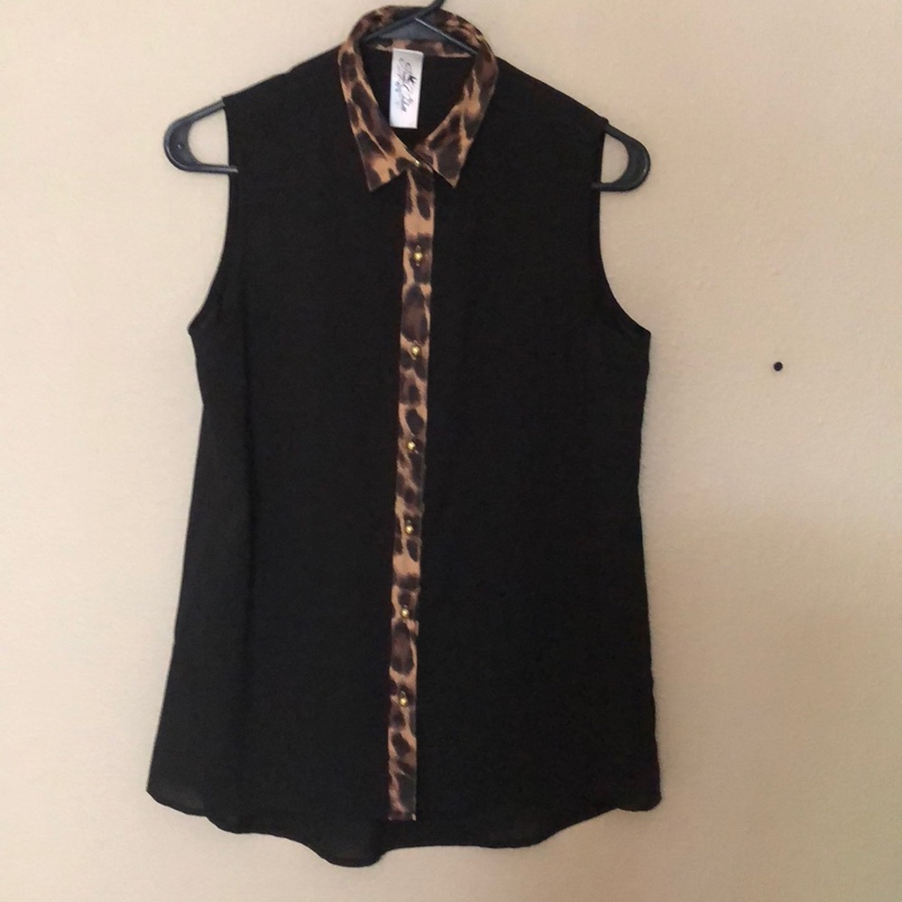 Black and leopard print sleeveless button up